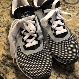 💥Nike Airmax Black and White